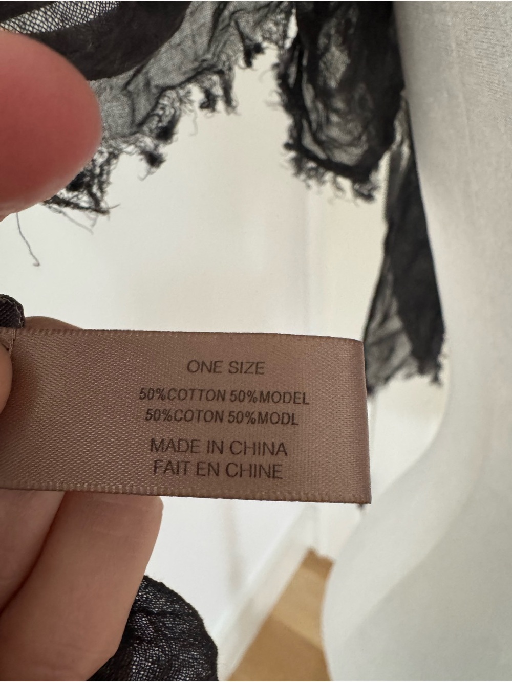 Look black scarf - Picture 3 of 6